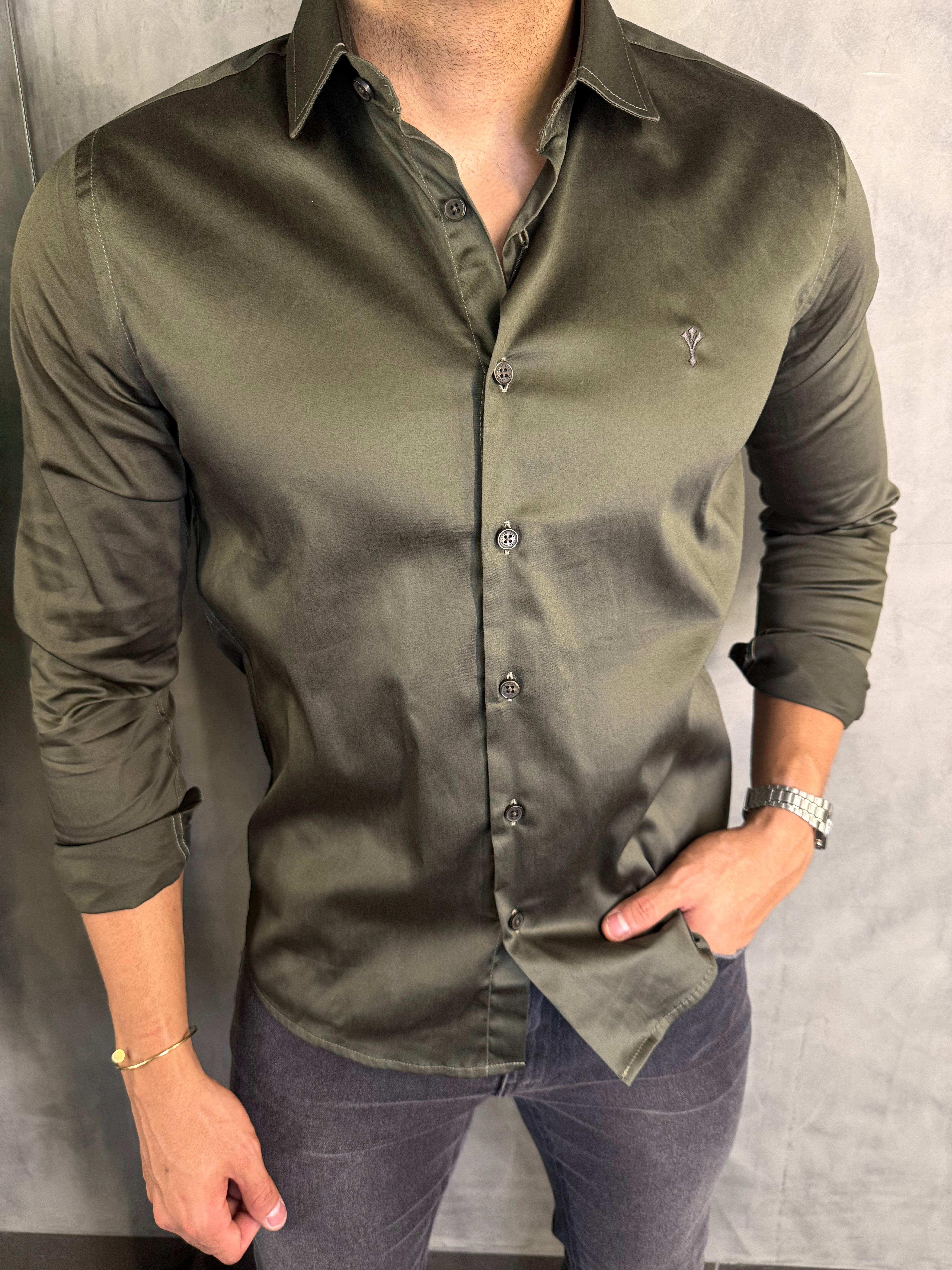 CAMISA ACETINADA STRETCH SLIM FIT M/L INDICCATTO VERDE MUSGO