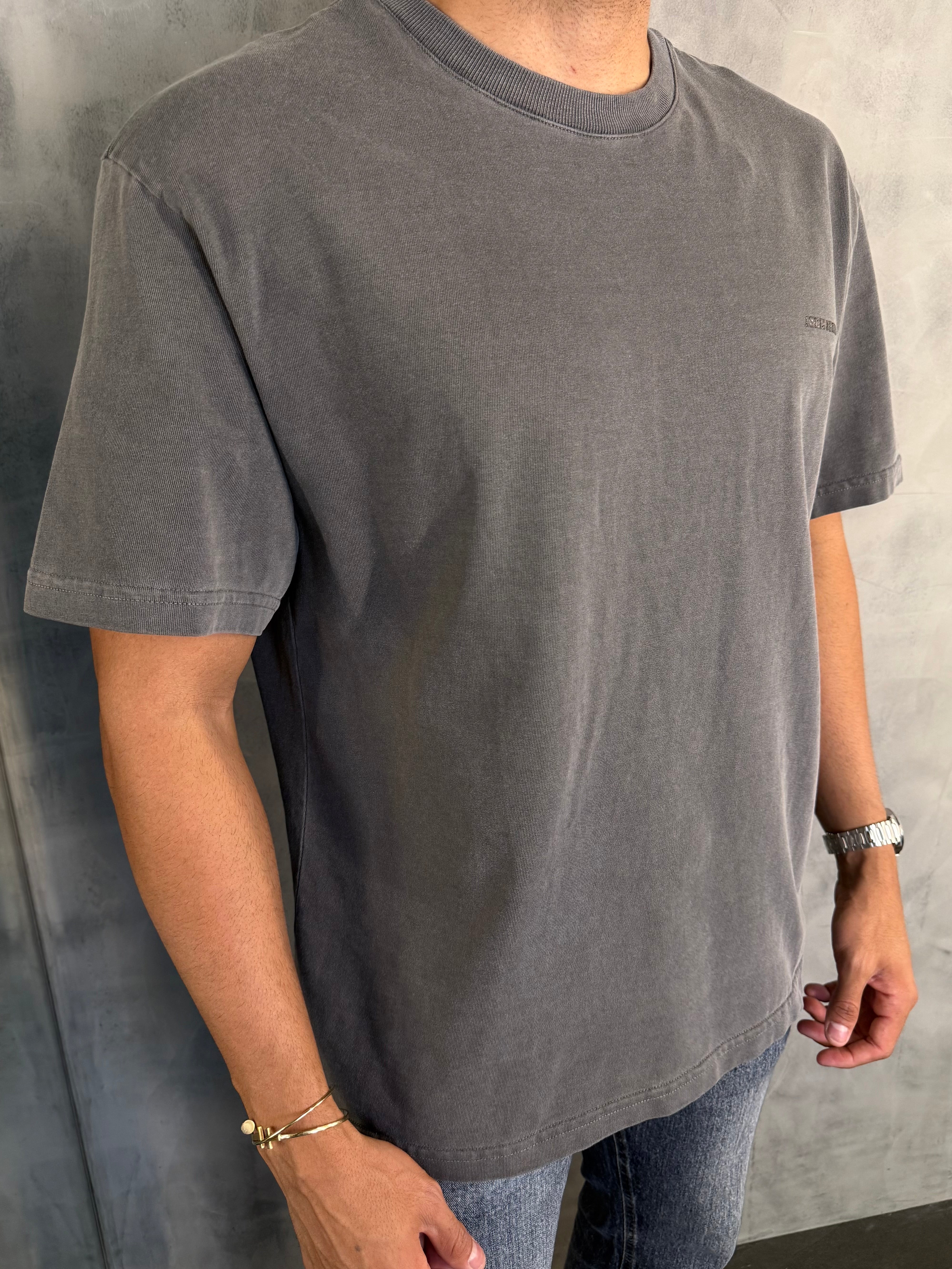 T SHIRT BOX ROCK YOUR VIBE JOHN JOHN PRETO