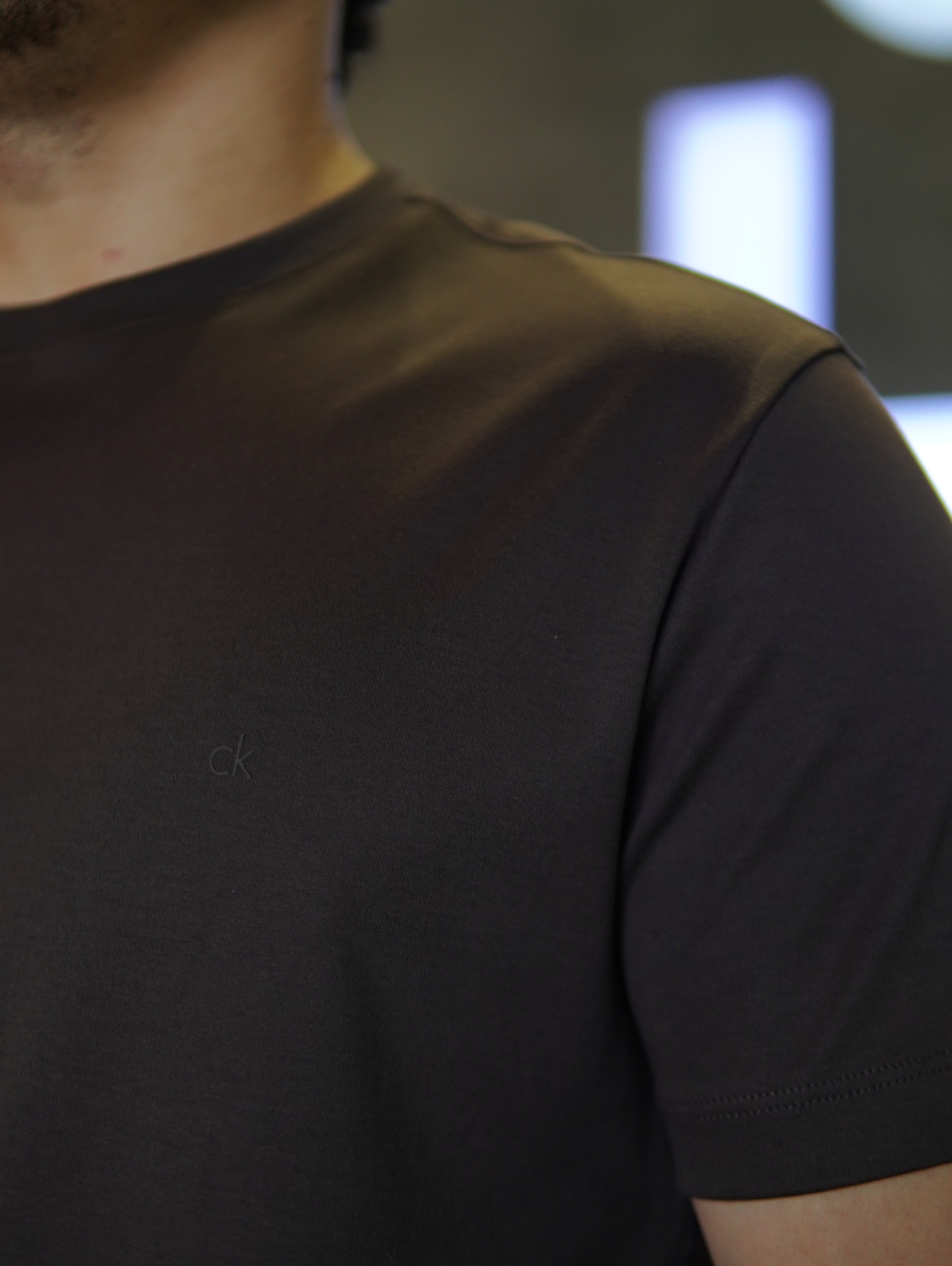 CAMISETA PIMA CALVIN KLEIN MARROM