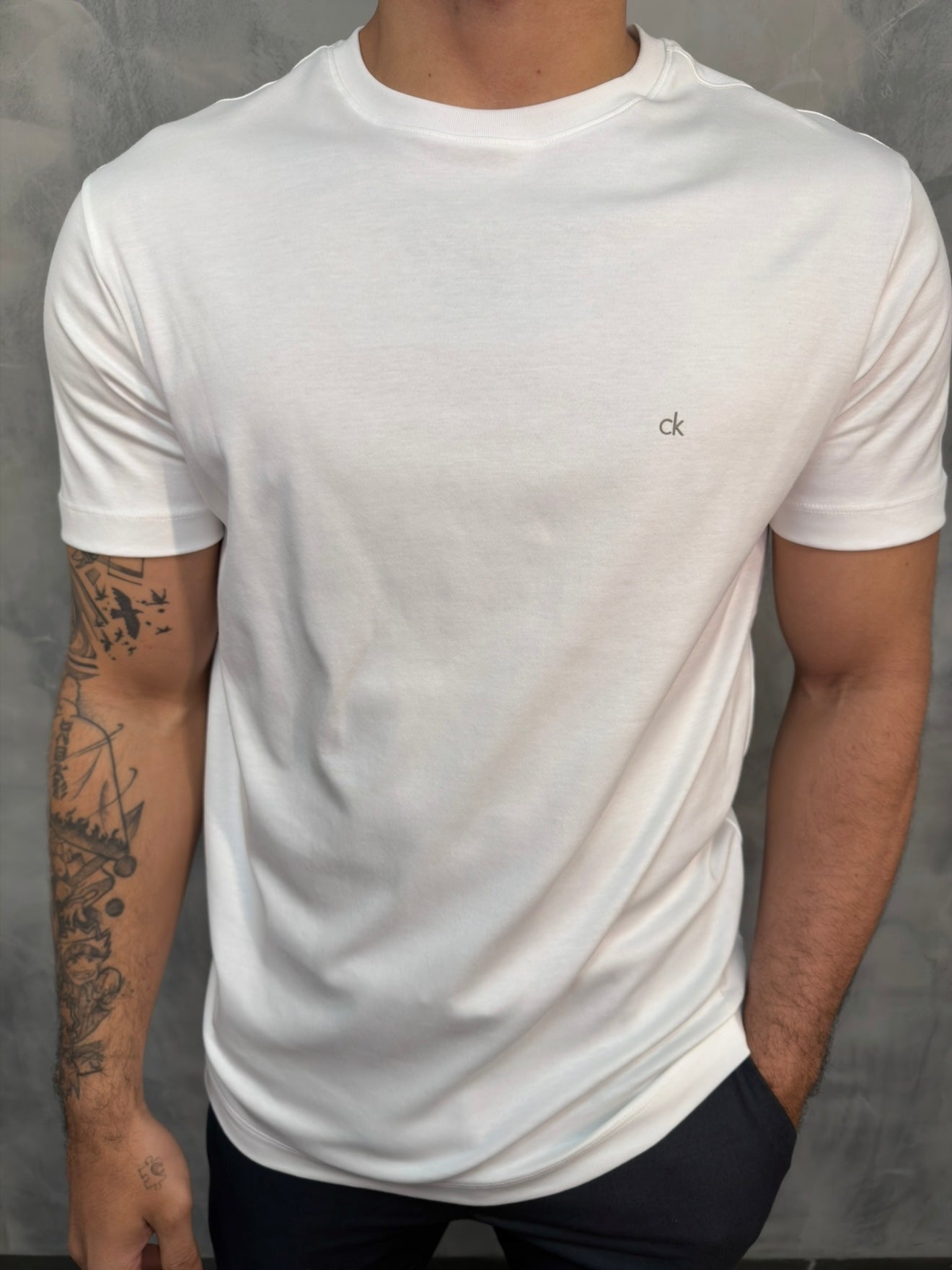 CAMISETA PIMA CALVIN KLEIN BRANCO