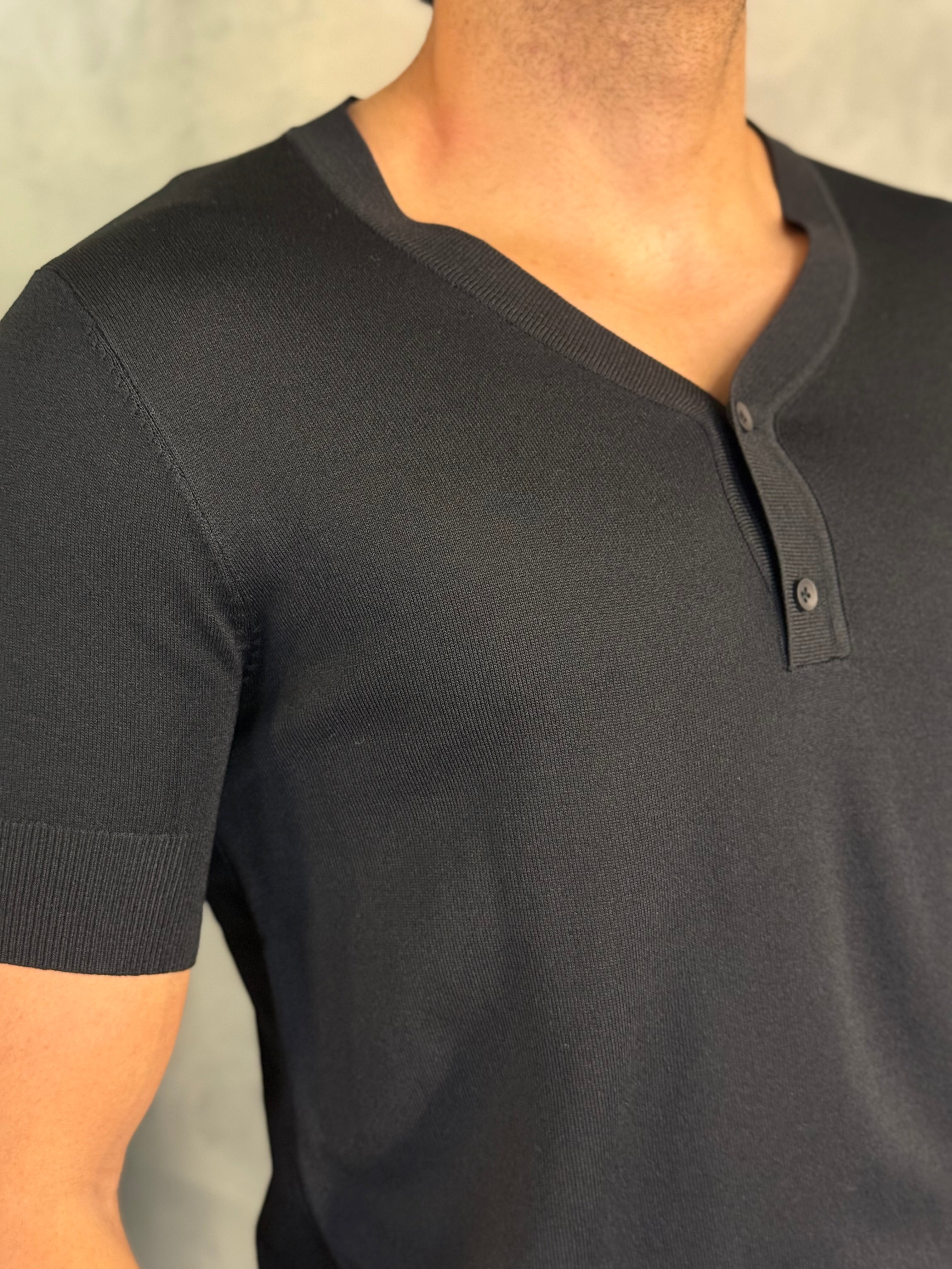 CAMISETA HENLEY TRICOT PONTO H PRETO
