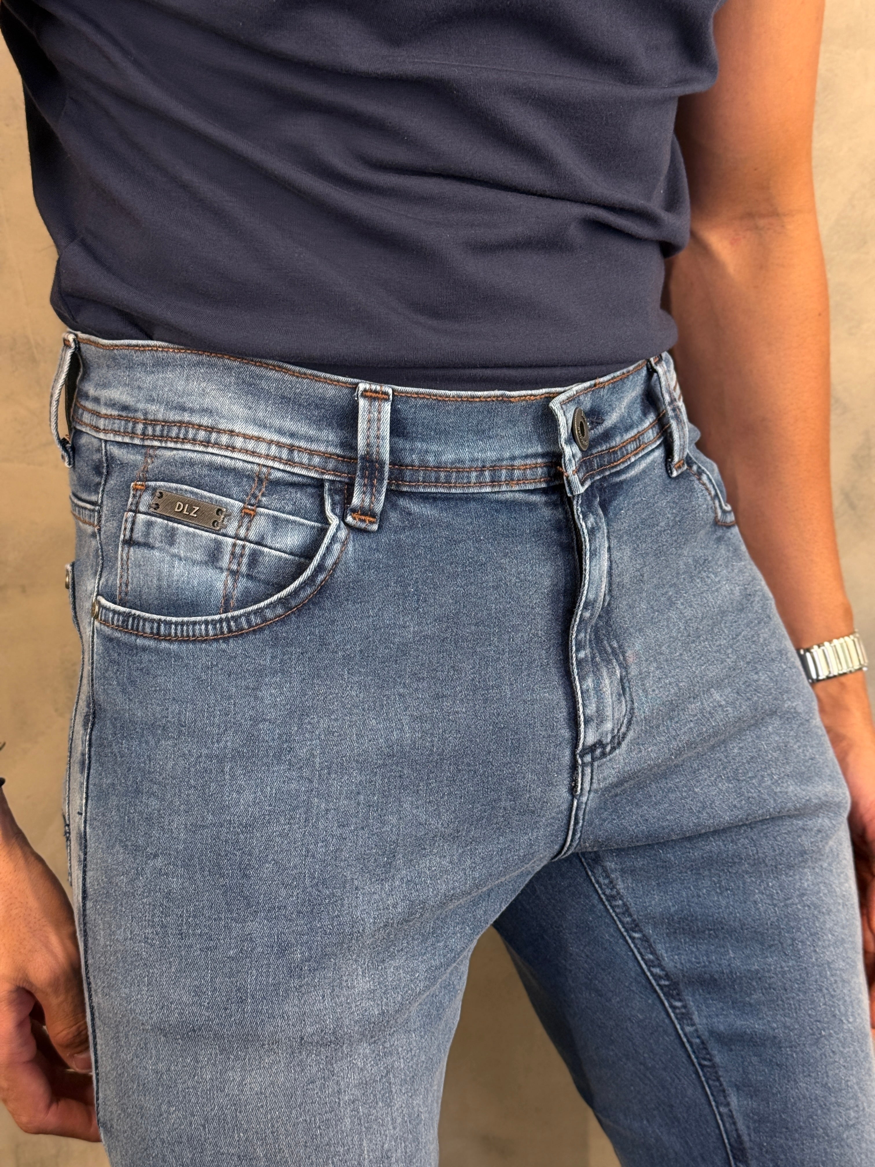 CALÇA JEANS SLIM DLZ LAVAGEM CLARA