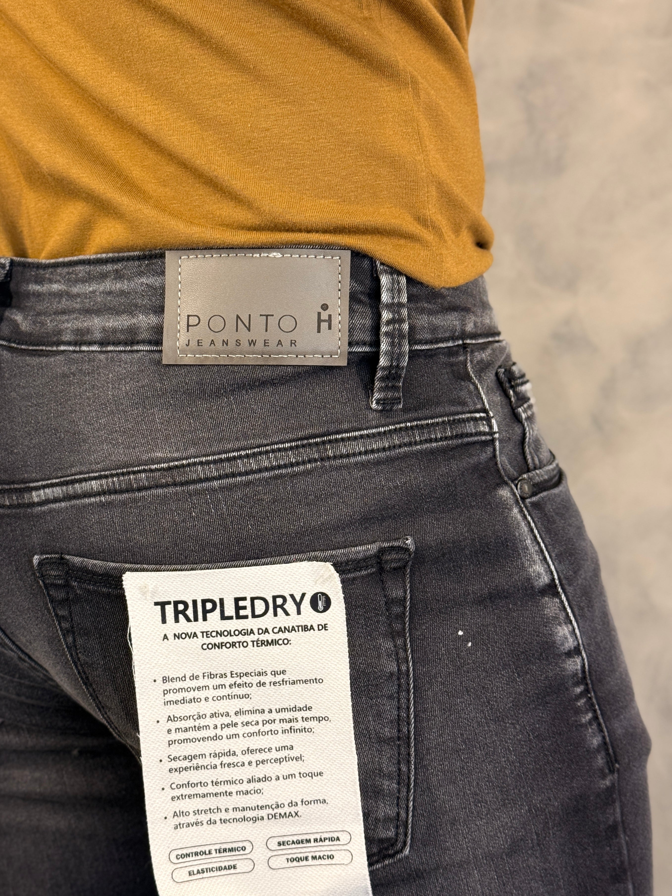CALÇA JEANS TRIPLE DRY TOTAL BLACK SLIM PONTO H PRETO