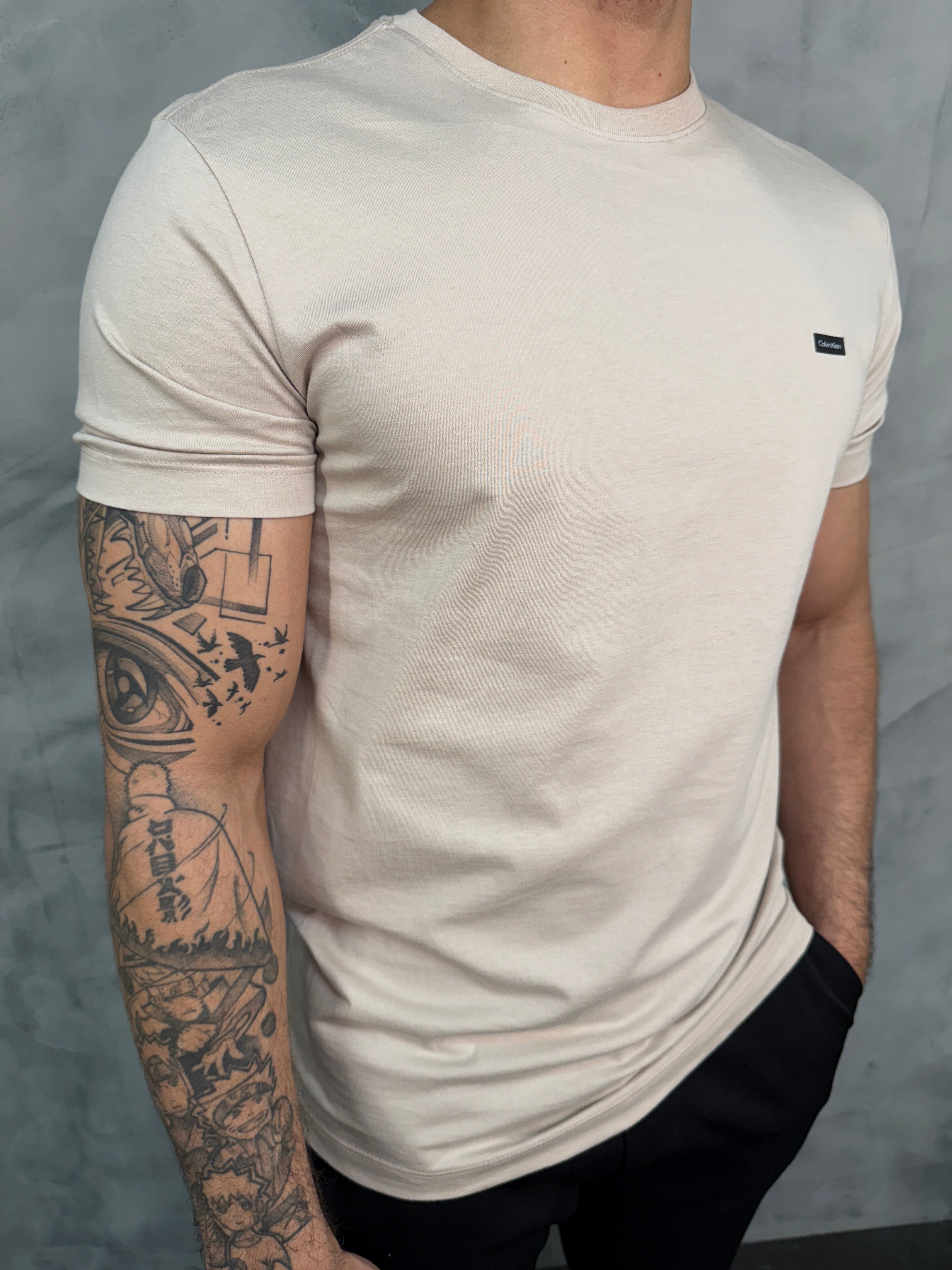CAMISETA ALGODÃO EGÍPCIO CALVIN KLEIN CAQUI CLARO