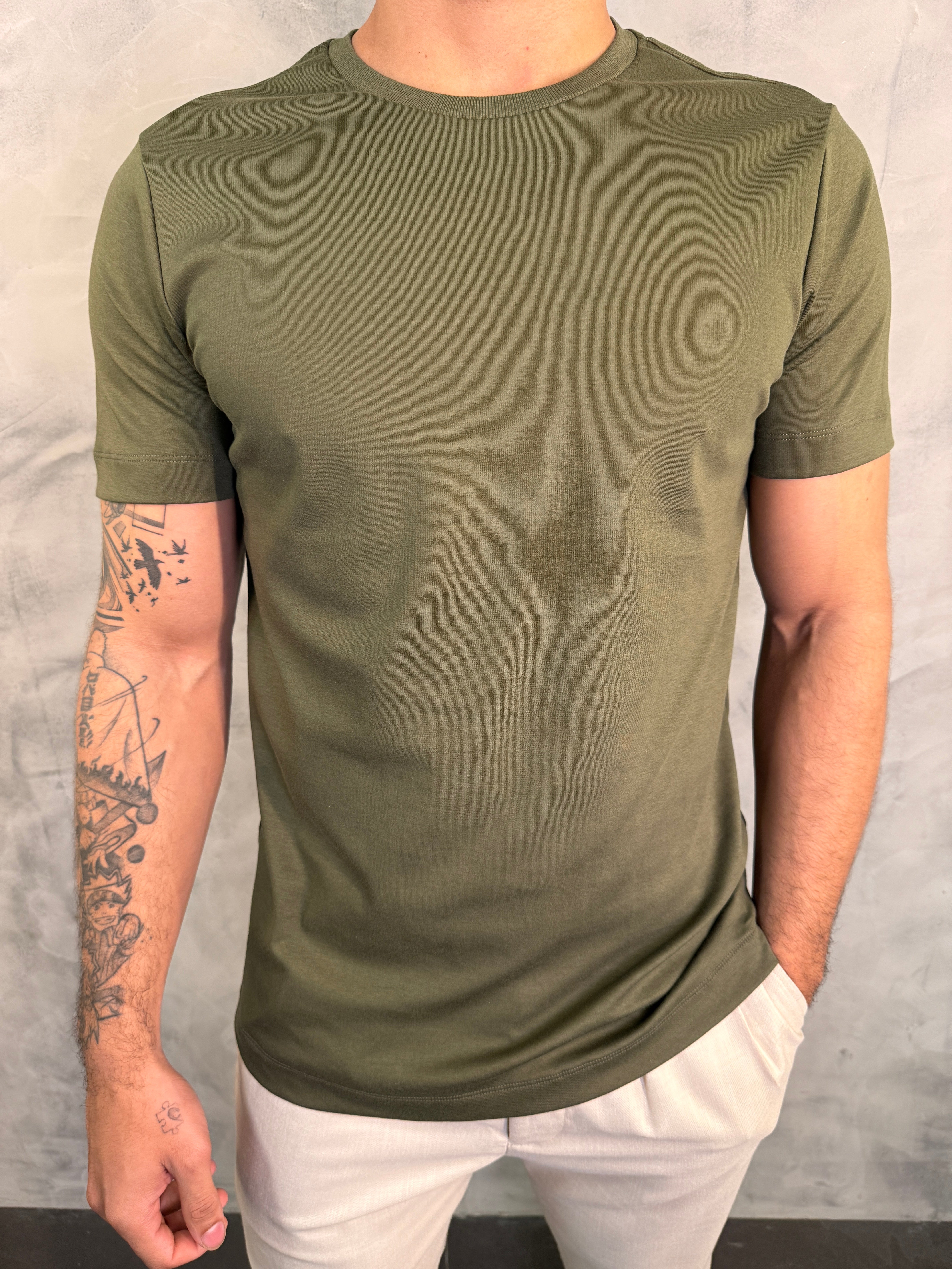 CAMISETA BÁSICA HERMES PONTO H VERDE MUSGO