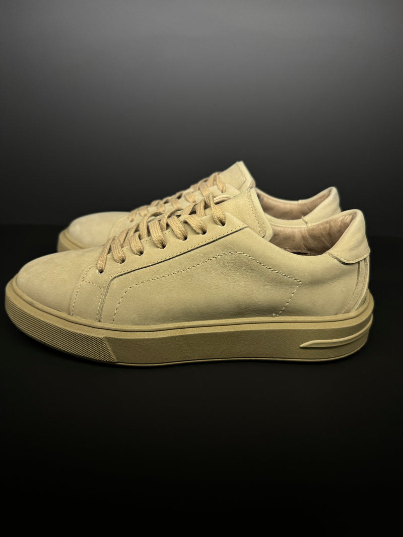 SNEAKER BASIC MONOCROMÁTICO LINHA SHELBY NOBUK PONTO H GINGER