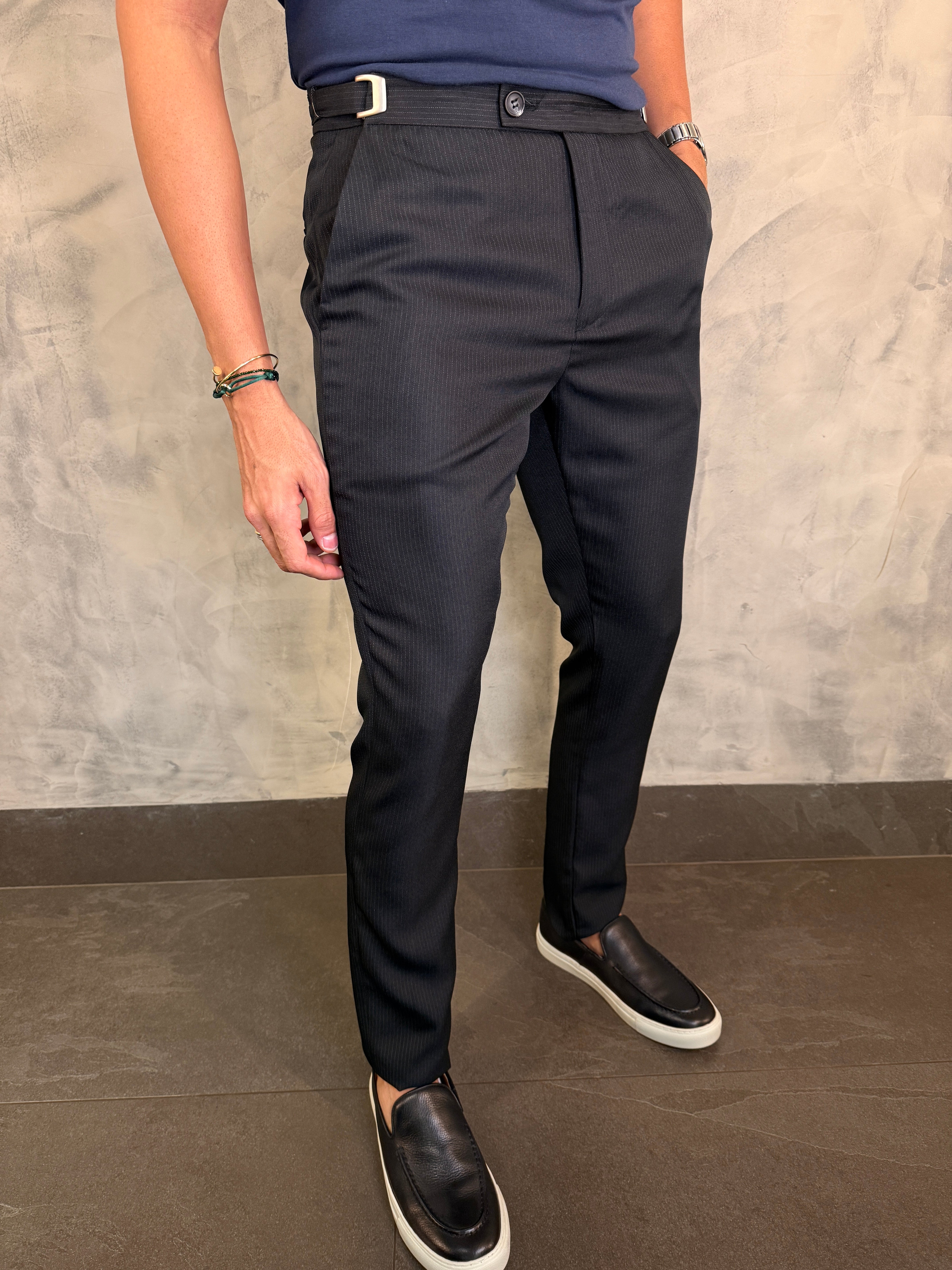 CALÇA ALF. VIENA AJUSTE CATRACA PONTO H RISCA DE GIZ PRETO