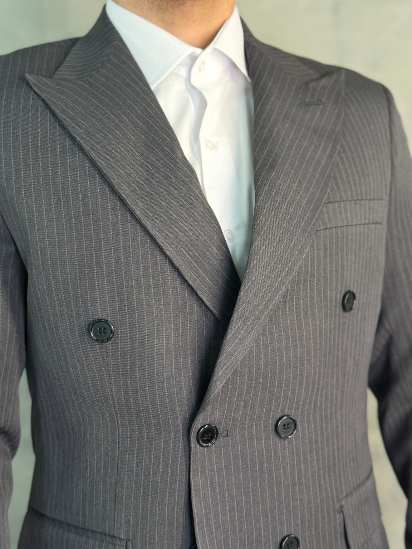 COSTUME SLIM TRANSPASSADO RISCA DE GIZ FATIOTA CHUMBO