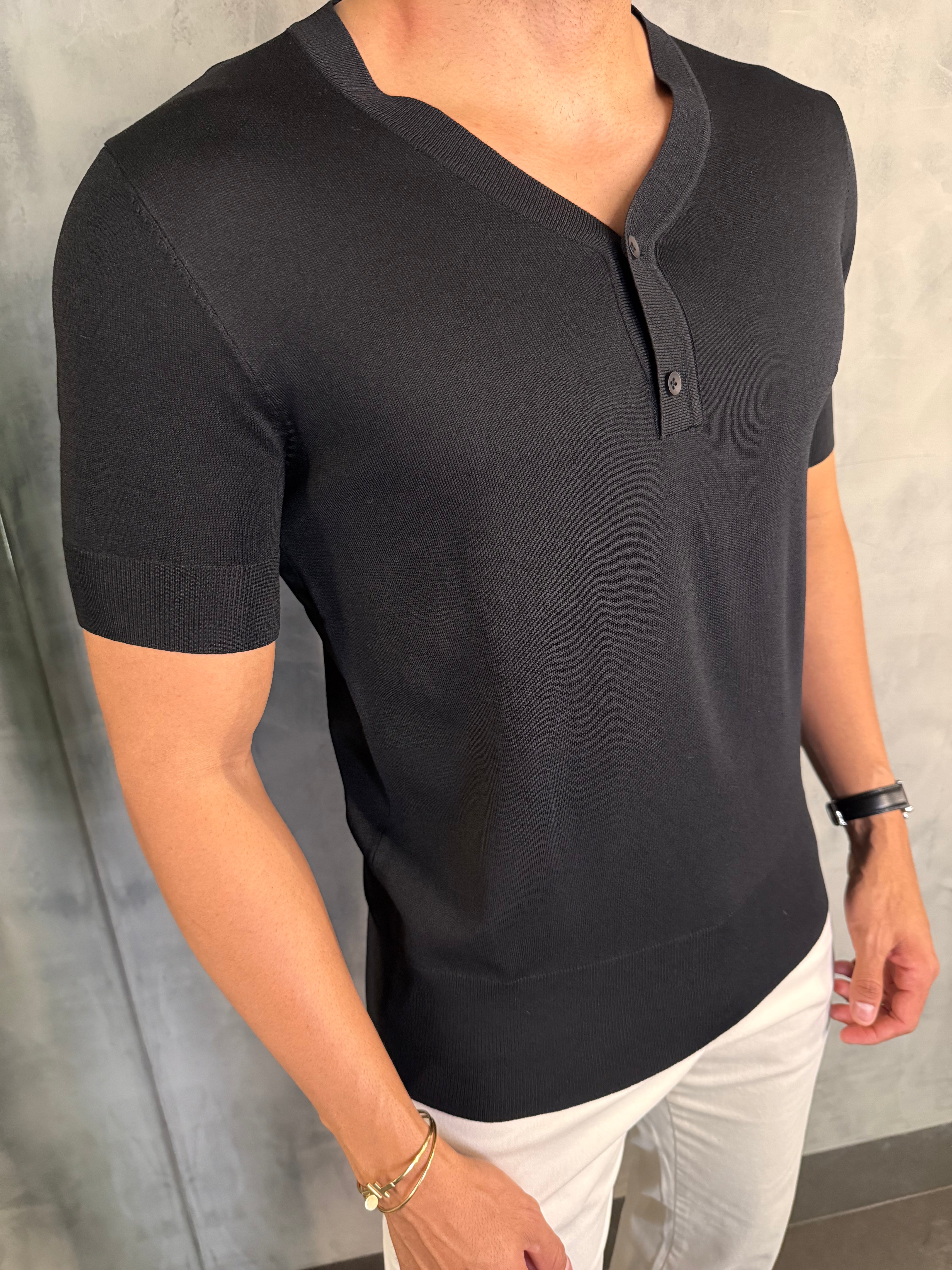 CAMISETA HENLEY TRICOT PONTO H PRETO