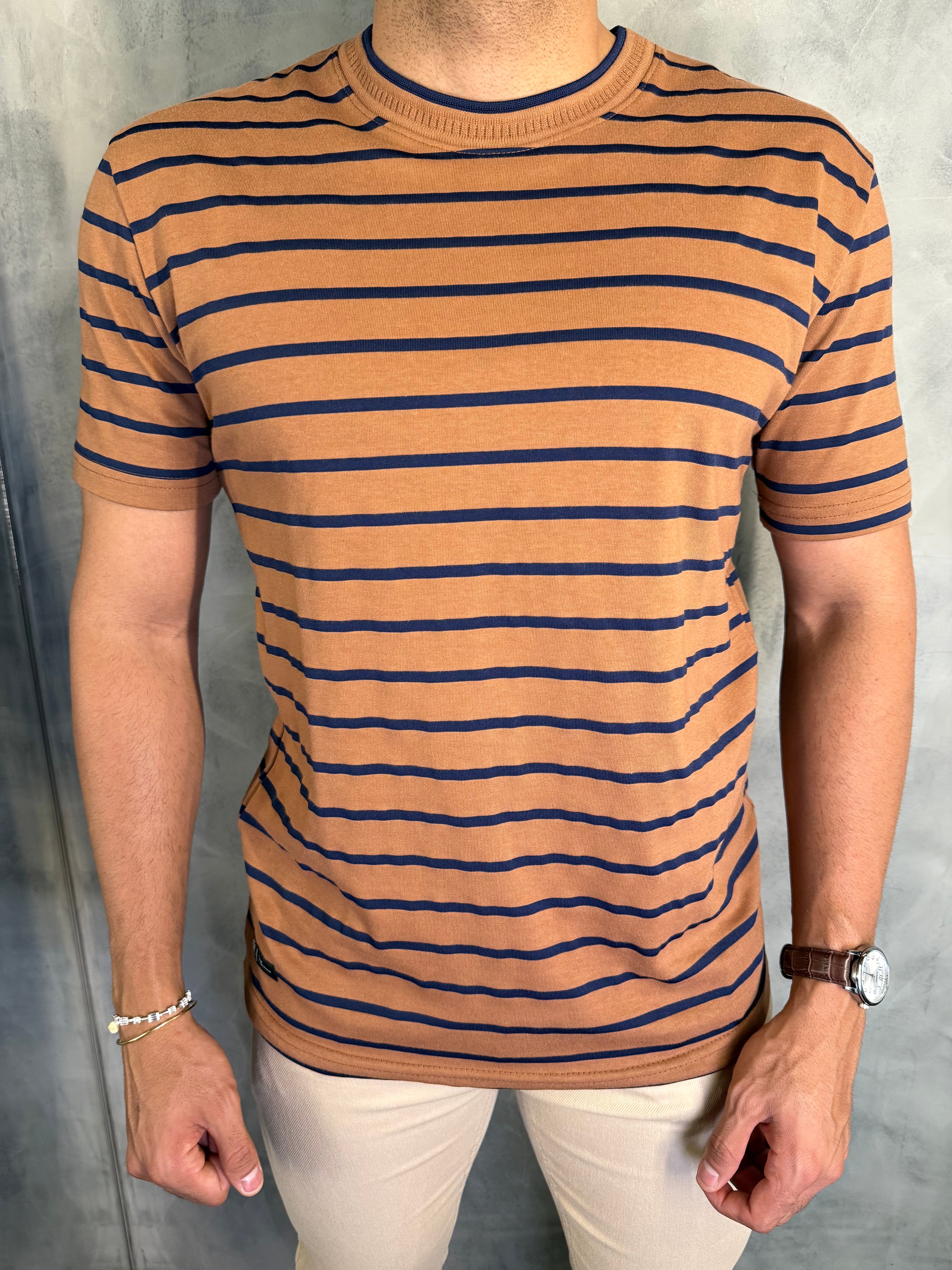 CAMISETA LISTRADA JOGGER KINGEJOE OCRE