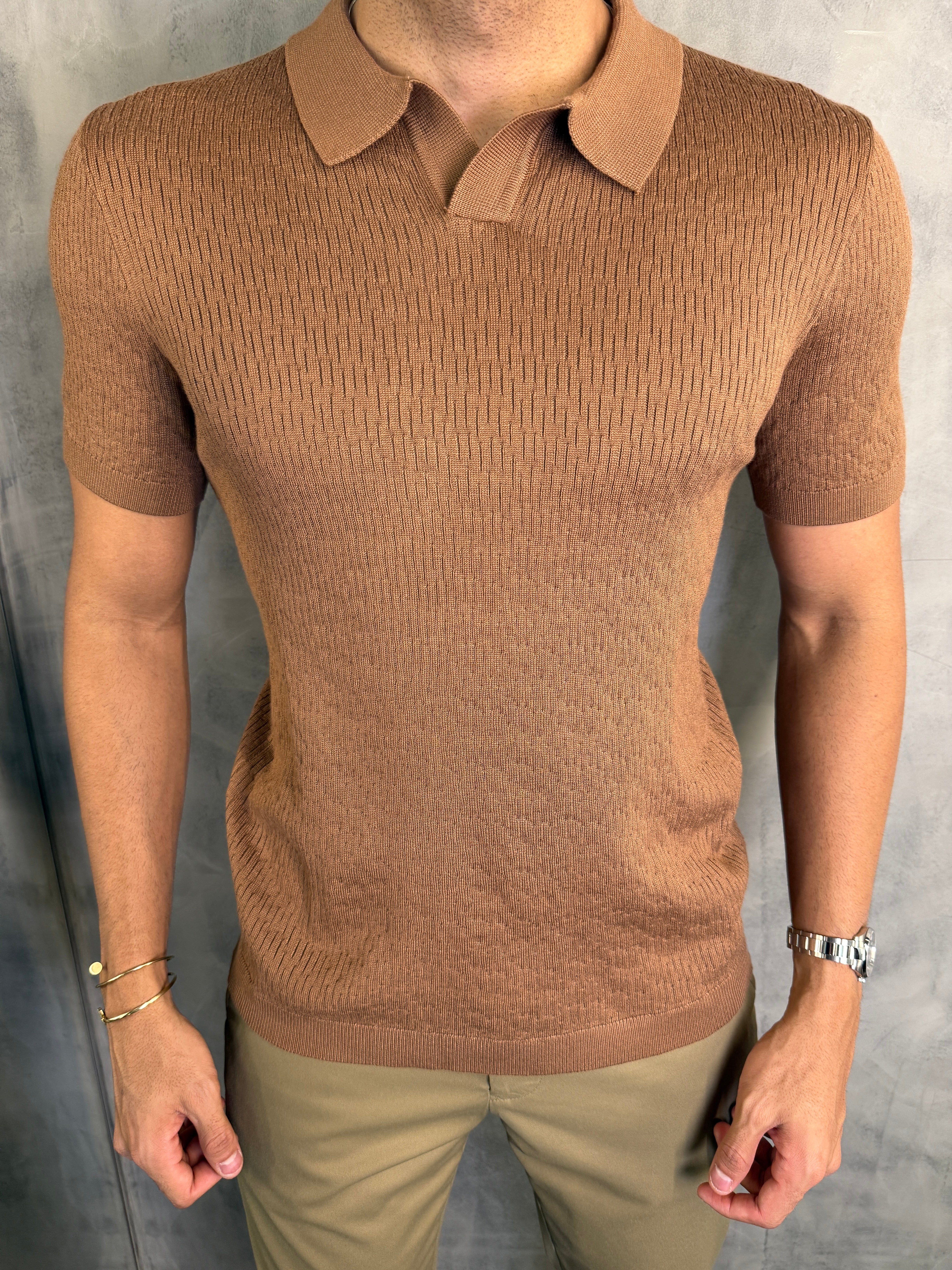 GOLA POLO TRICOT S/ BOTÃO LISTRAS PONTO H