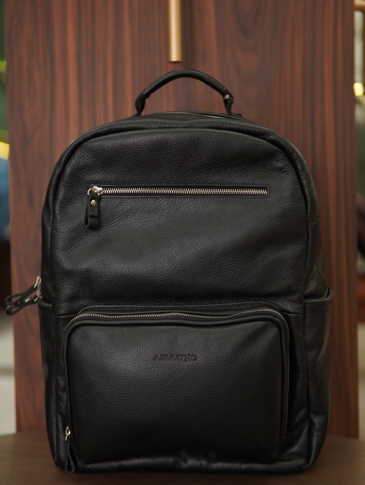 MOCHILA M176-A COURO CABERNET ARMIATHO PRETO