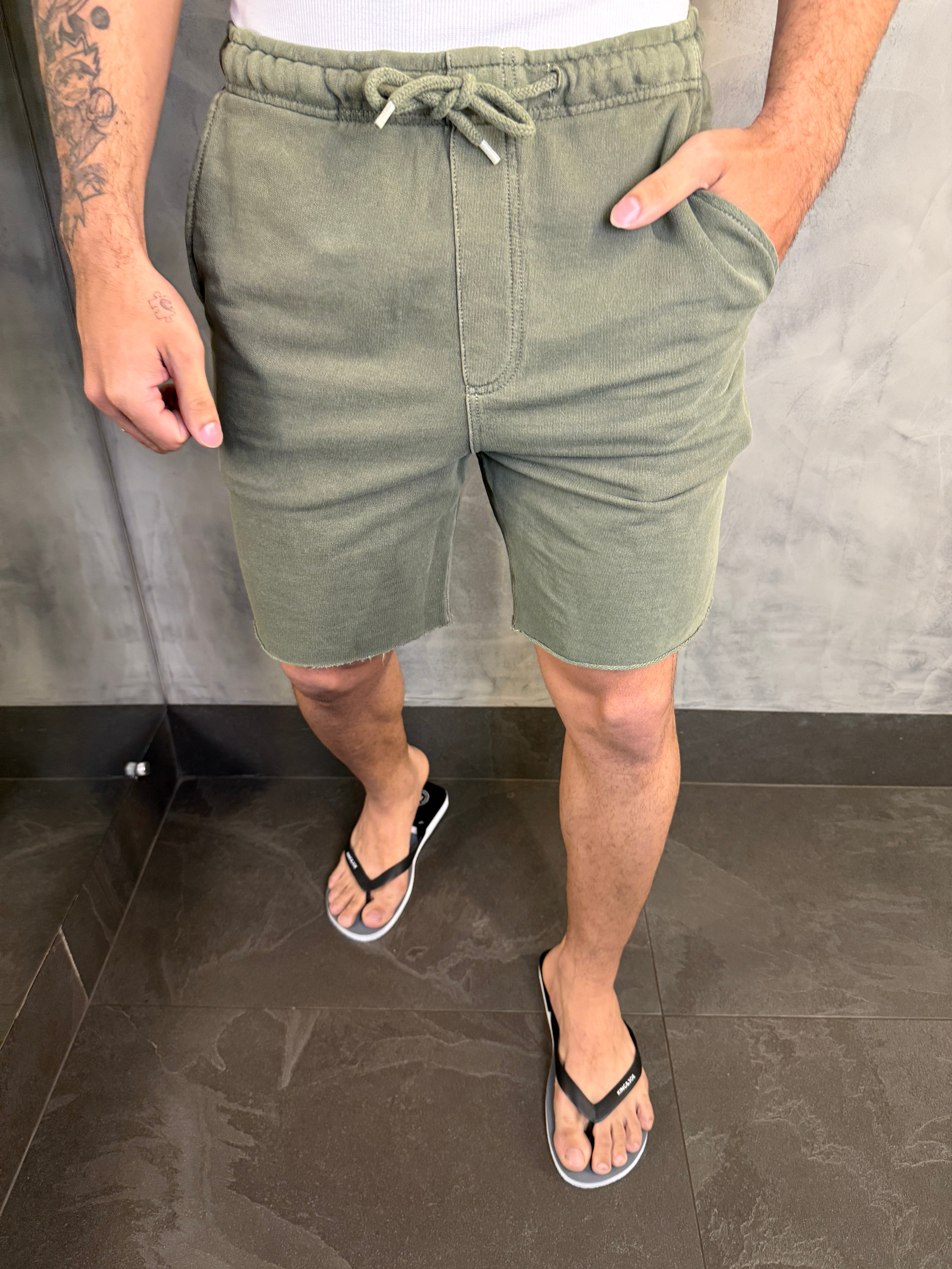 BERMUDA MOLETOM ESTONADO KINGEJOE VERDE MILITAR