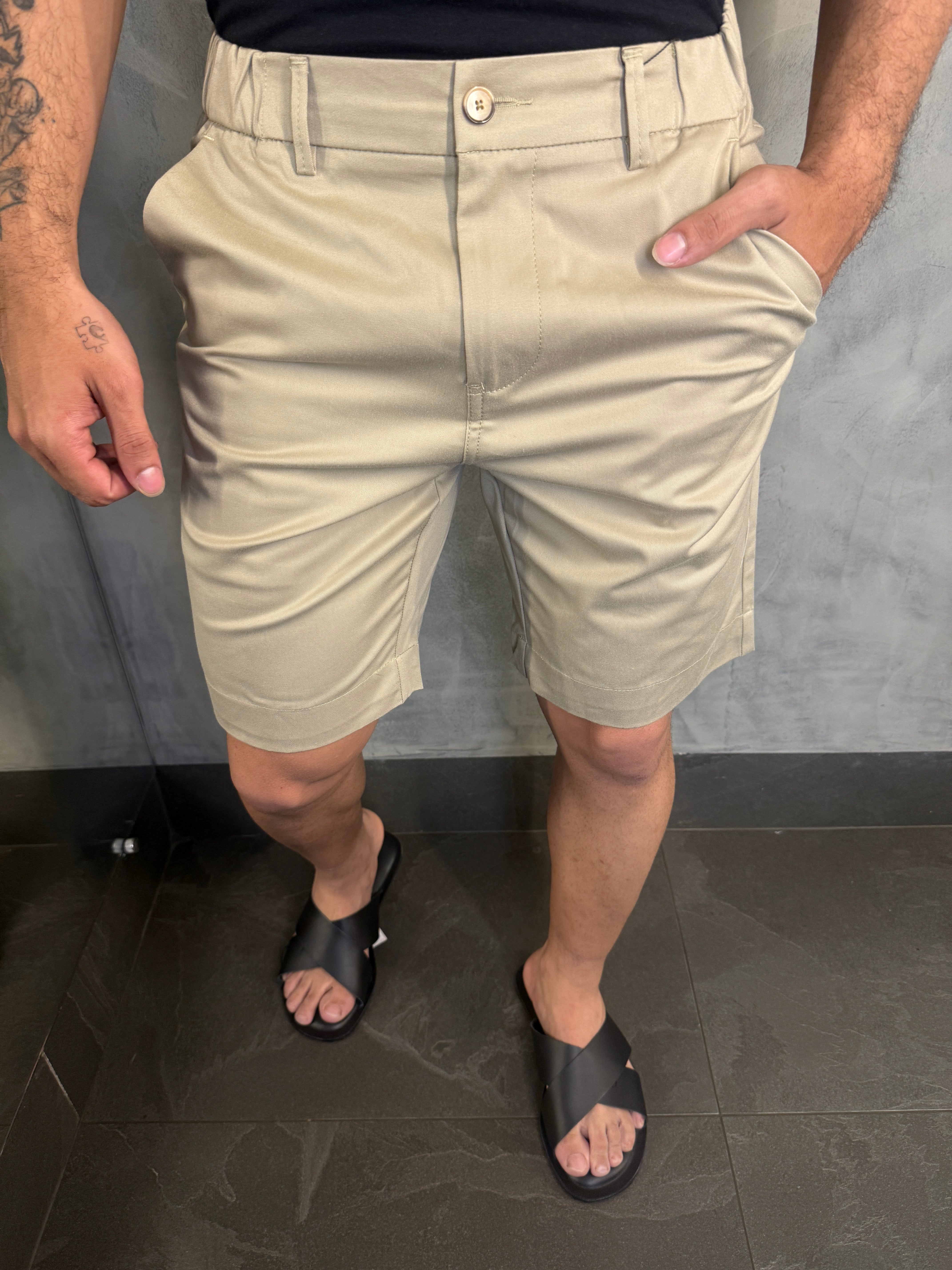 BERMUDA CASUAL-DAY SARJA COLOR CINTURA ELÁSTICA PONTO H KHAKI