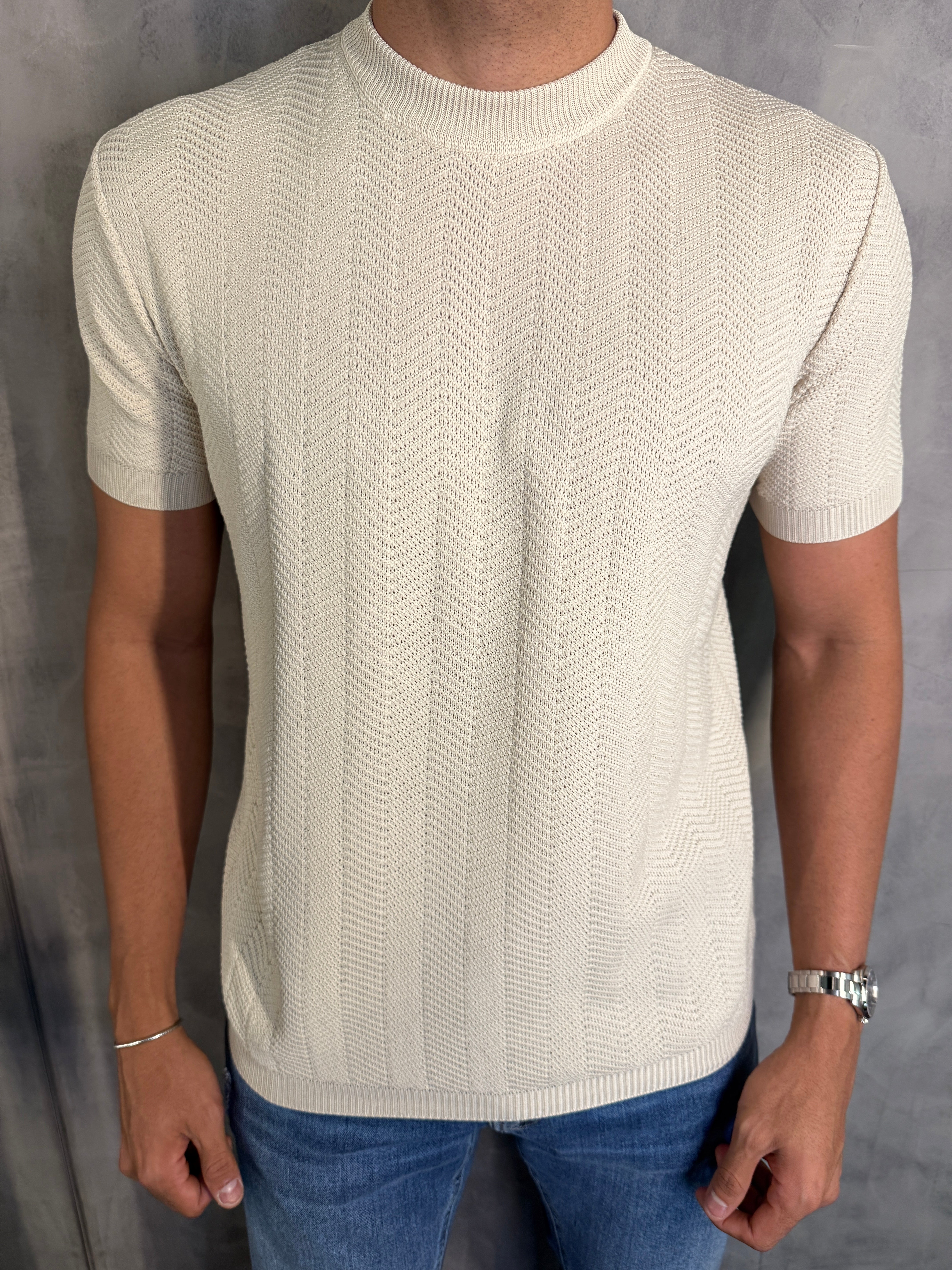 CAMISETA TRICOT GOLA CARECA SANDALO PONTO H