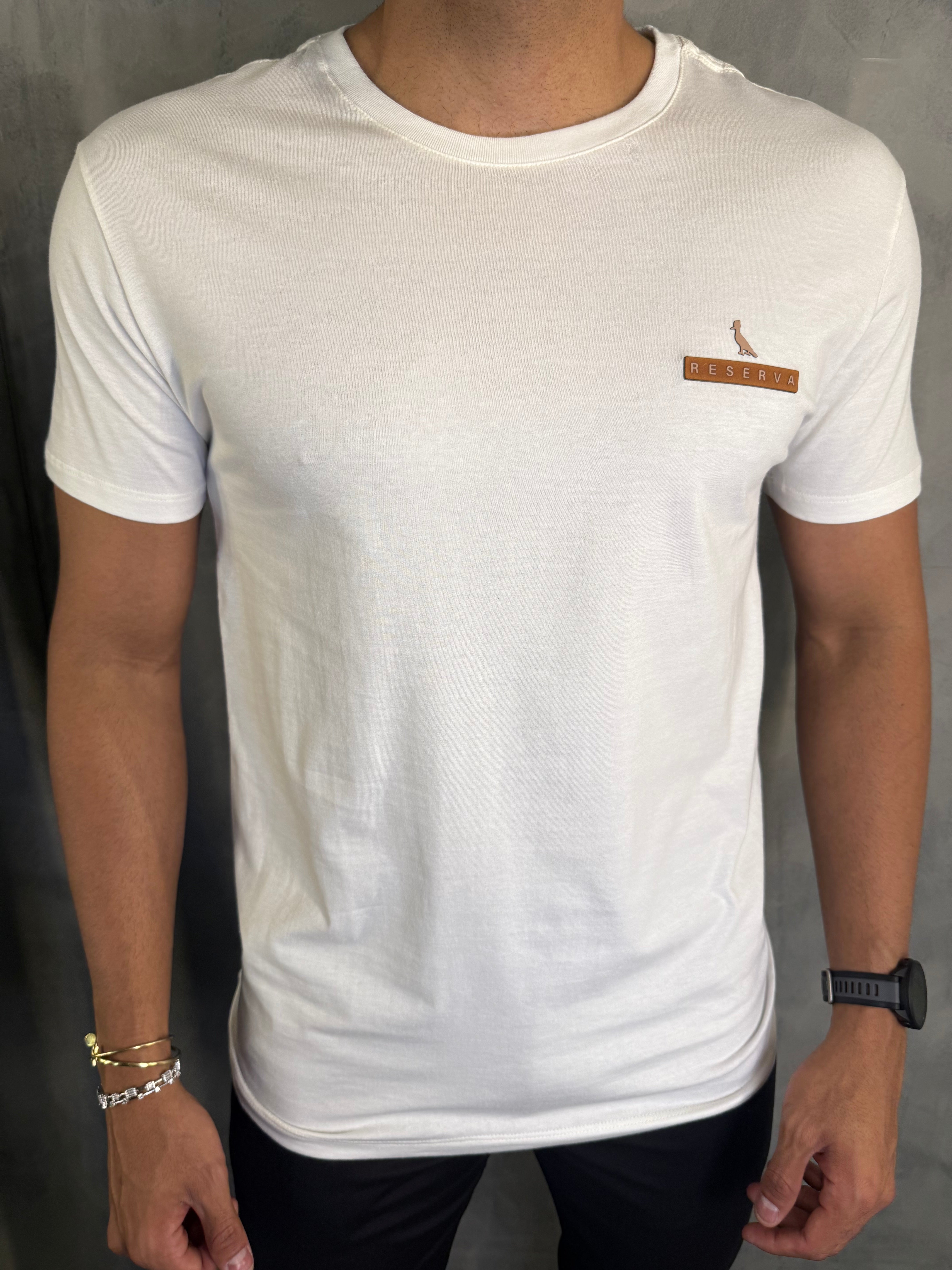 CAMISETA SLIM EST GARMENTS RESERVA OFF WHITE