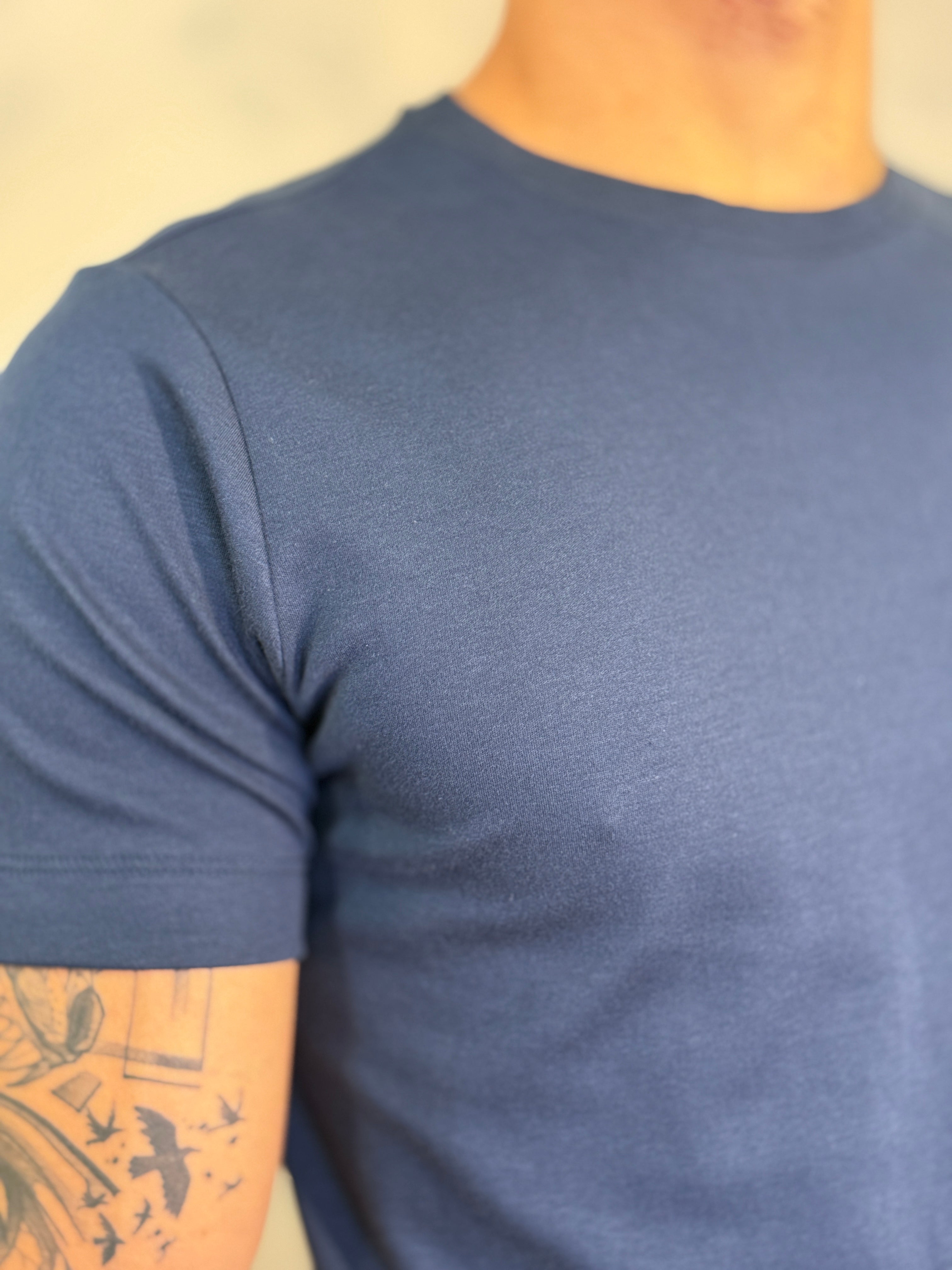 CAMISETA BÁSICA HERMES PONTO H MARINHO
