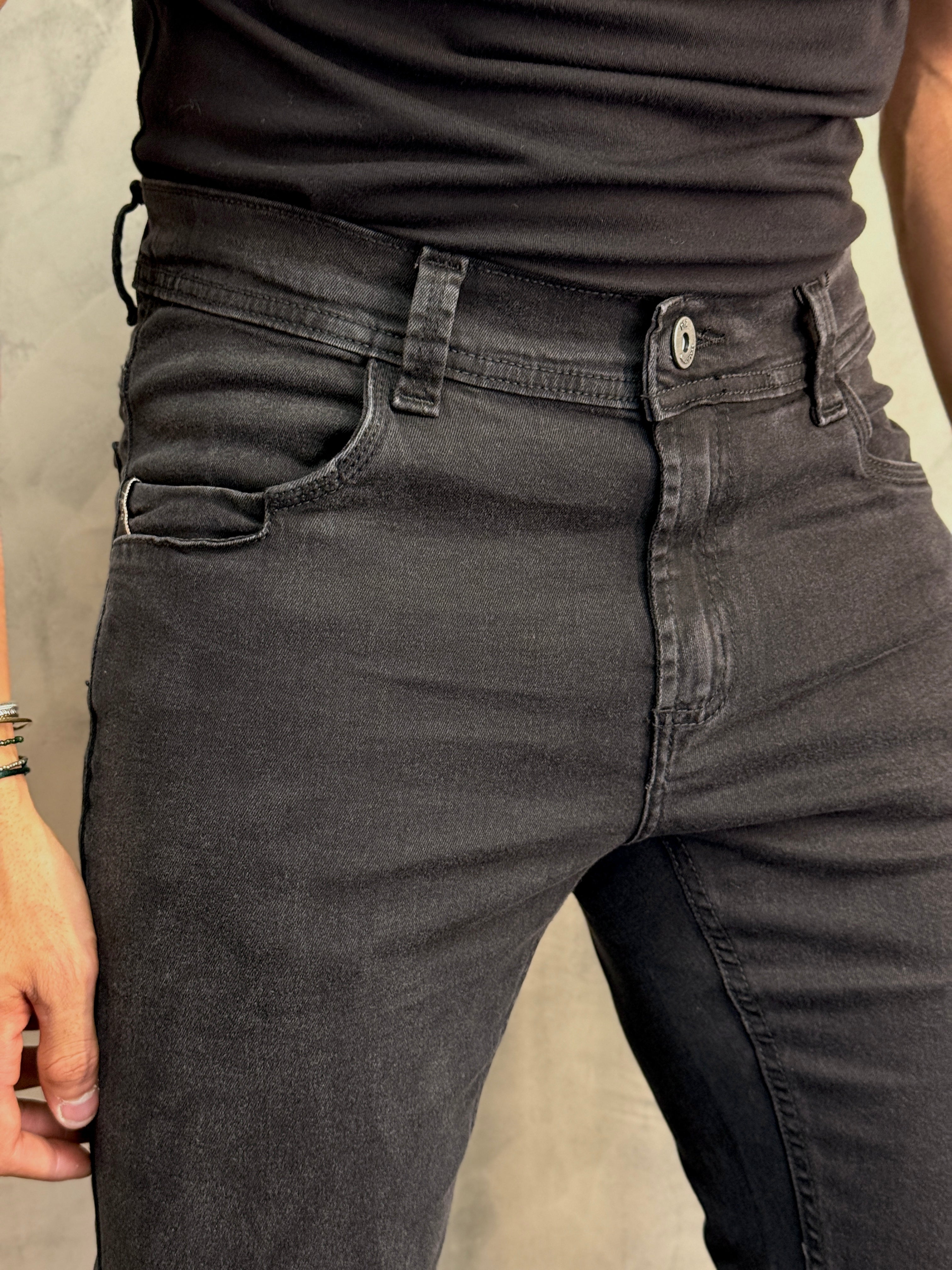 CALÇA JEANS SKINNY DLZ PRETO