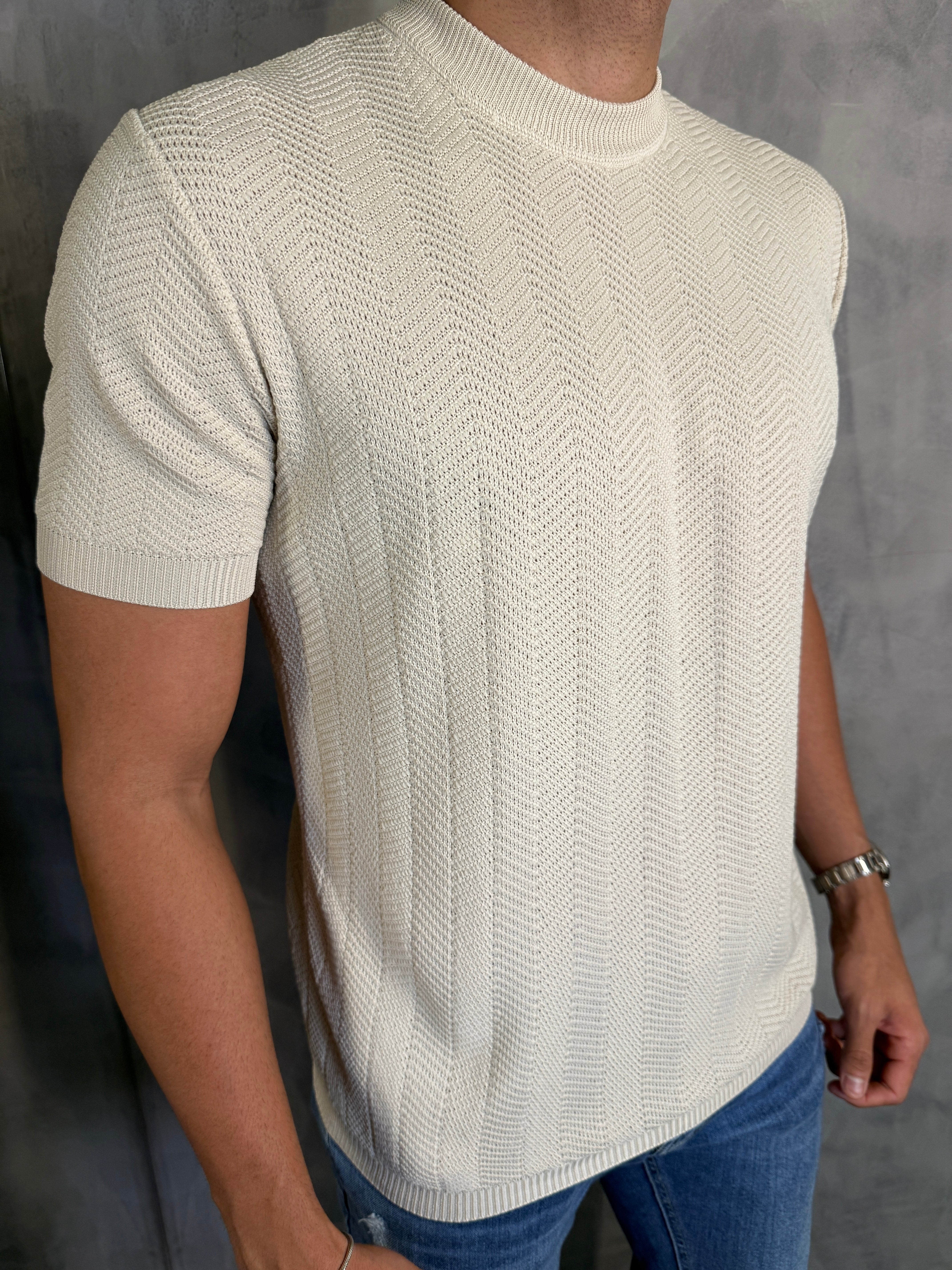 CAMISETA TRICOT GOLA CARECA SANDALO PONTO H