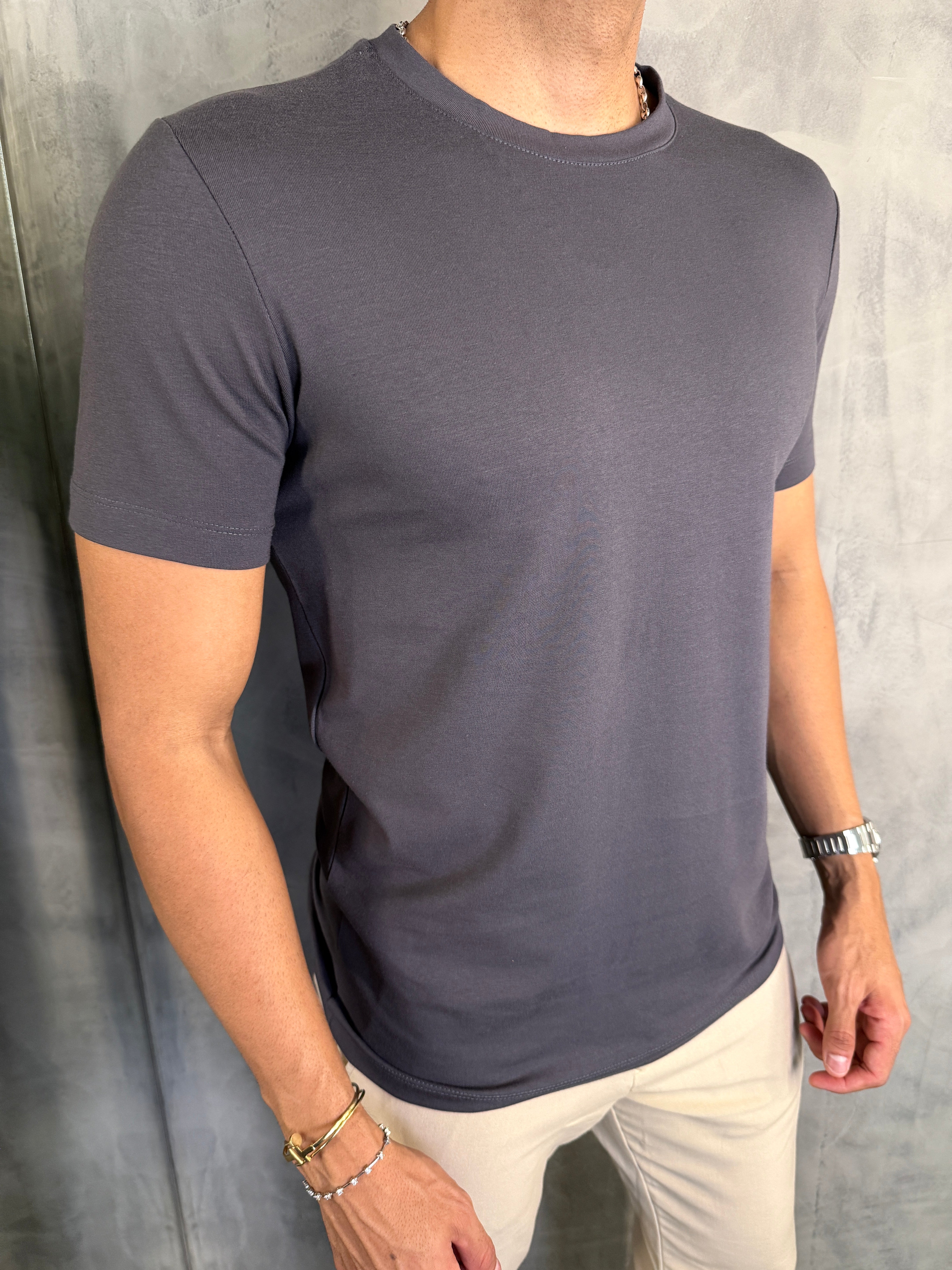 CAMISETA SLIM FIT PONTO H CHUMBO