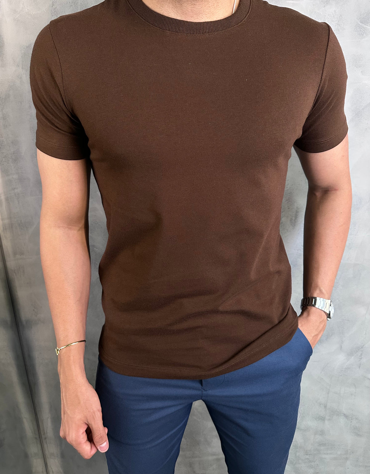 CAMISETA SLIM FIT PONTO H MARROM