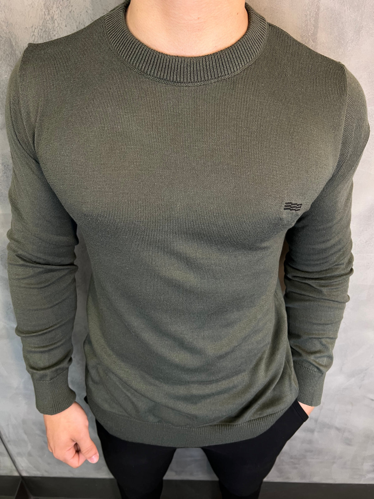 SUETER TRICOT SLIM BORDADO KINGEJOE VERDE MILITAR