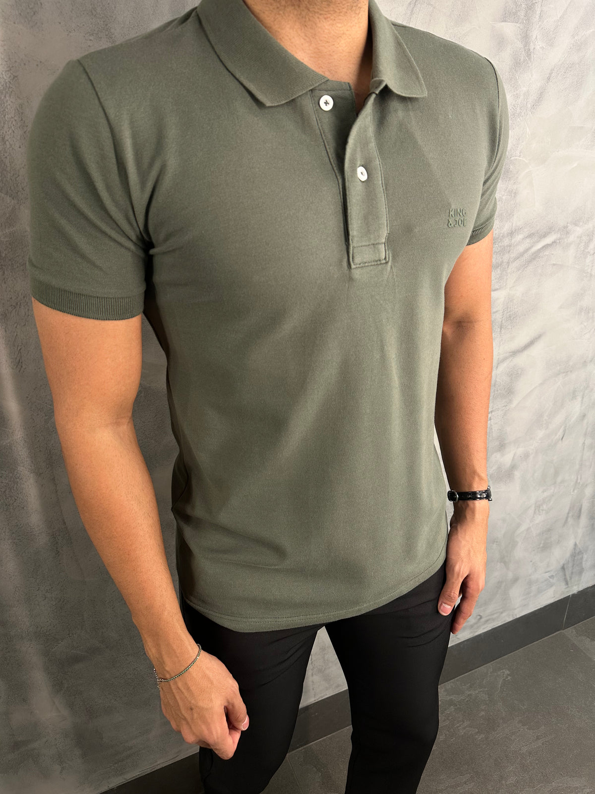 POLO PIQUET LOGOTIPO SLIM KINGEJOE VERDE MILITAR