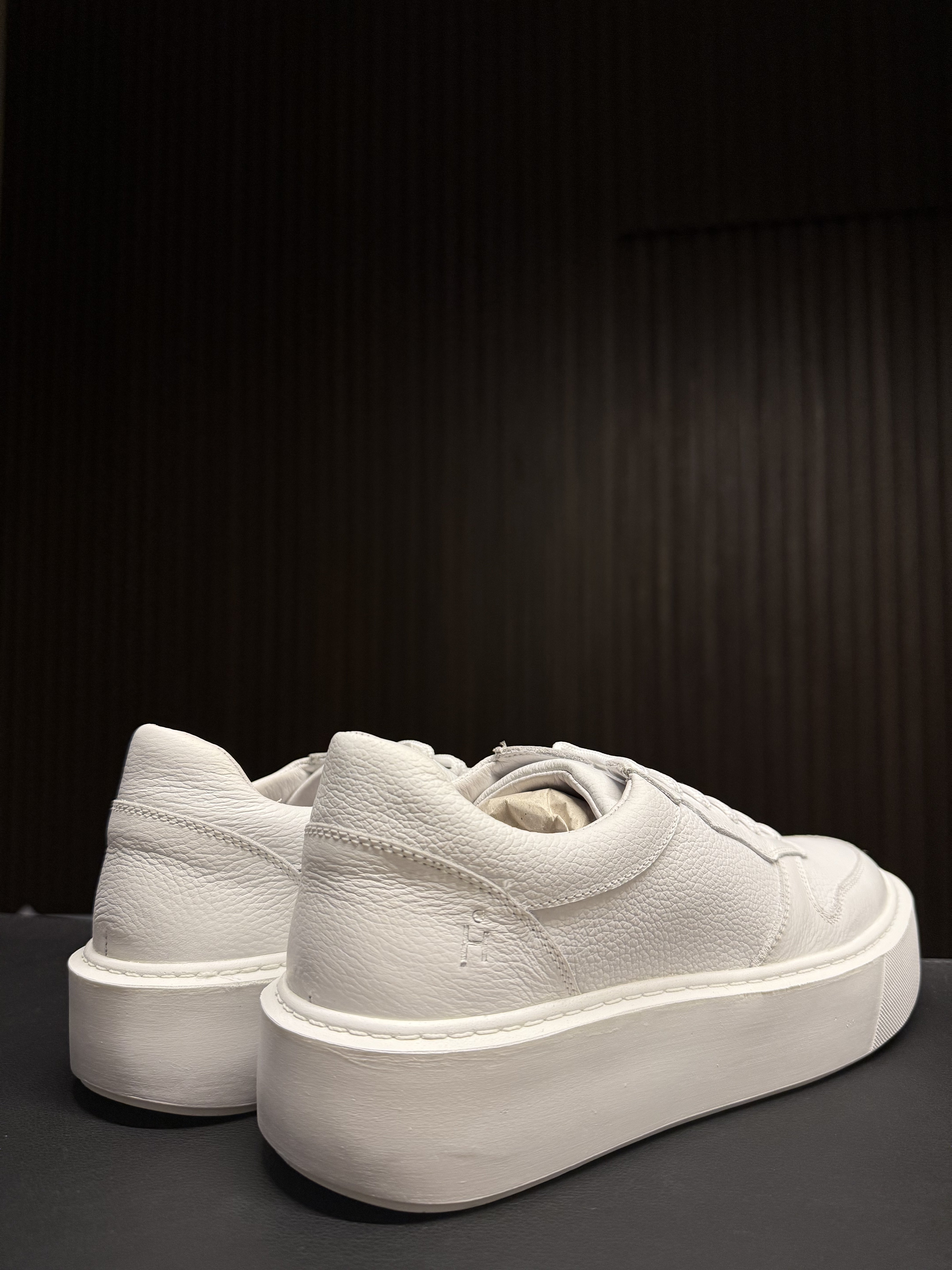 SNEAKER MAXIMUS PONTO H BRANCO