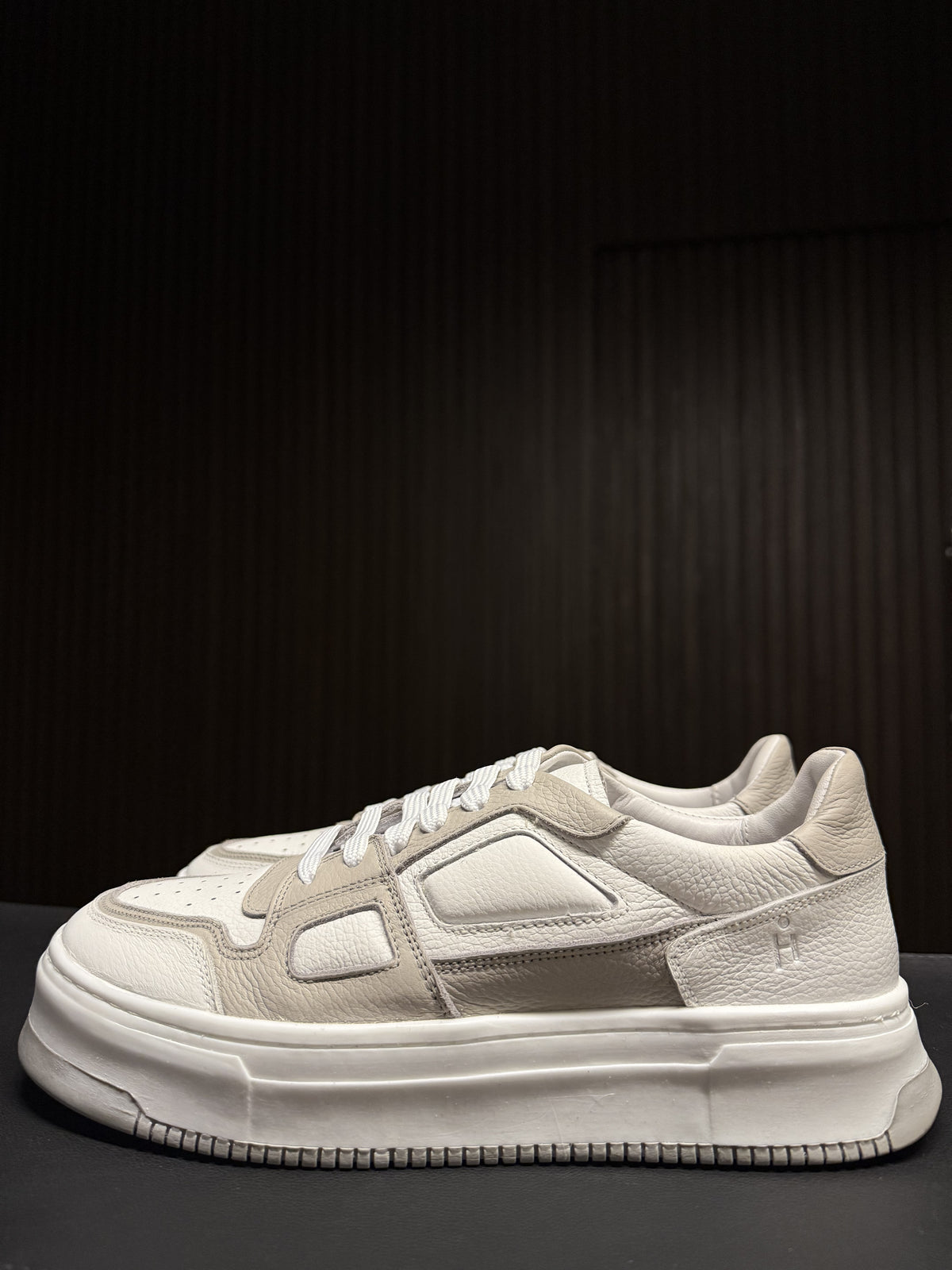 SNEAKER SOHO PONTO H BRANCO/AREIA