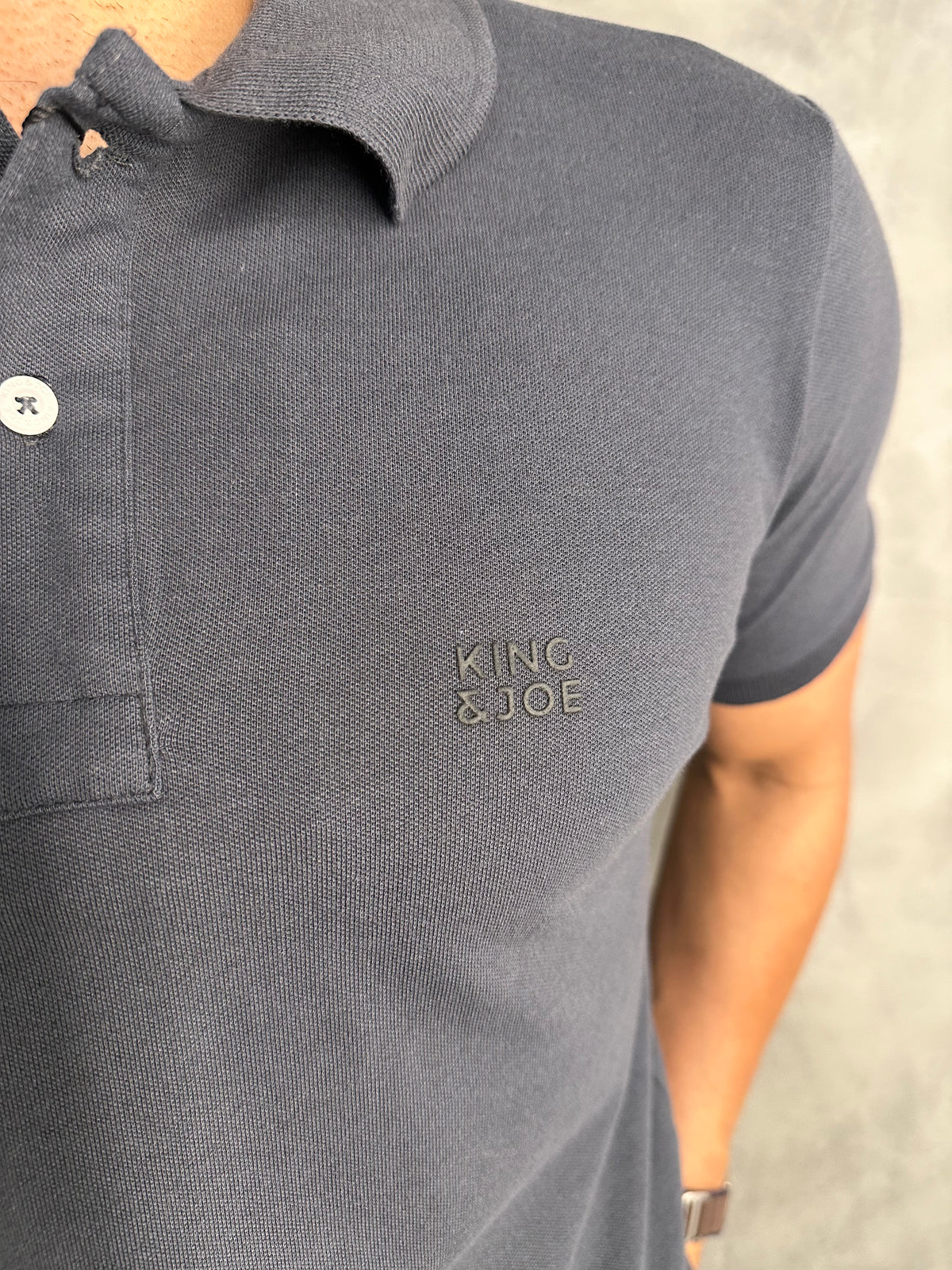 POLO PIQUET SLIM LOGOTIPO KINGEJOE CHUMBO