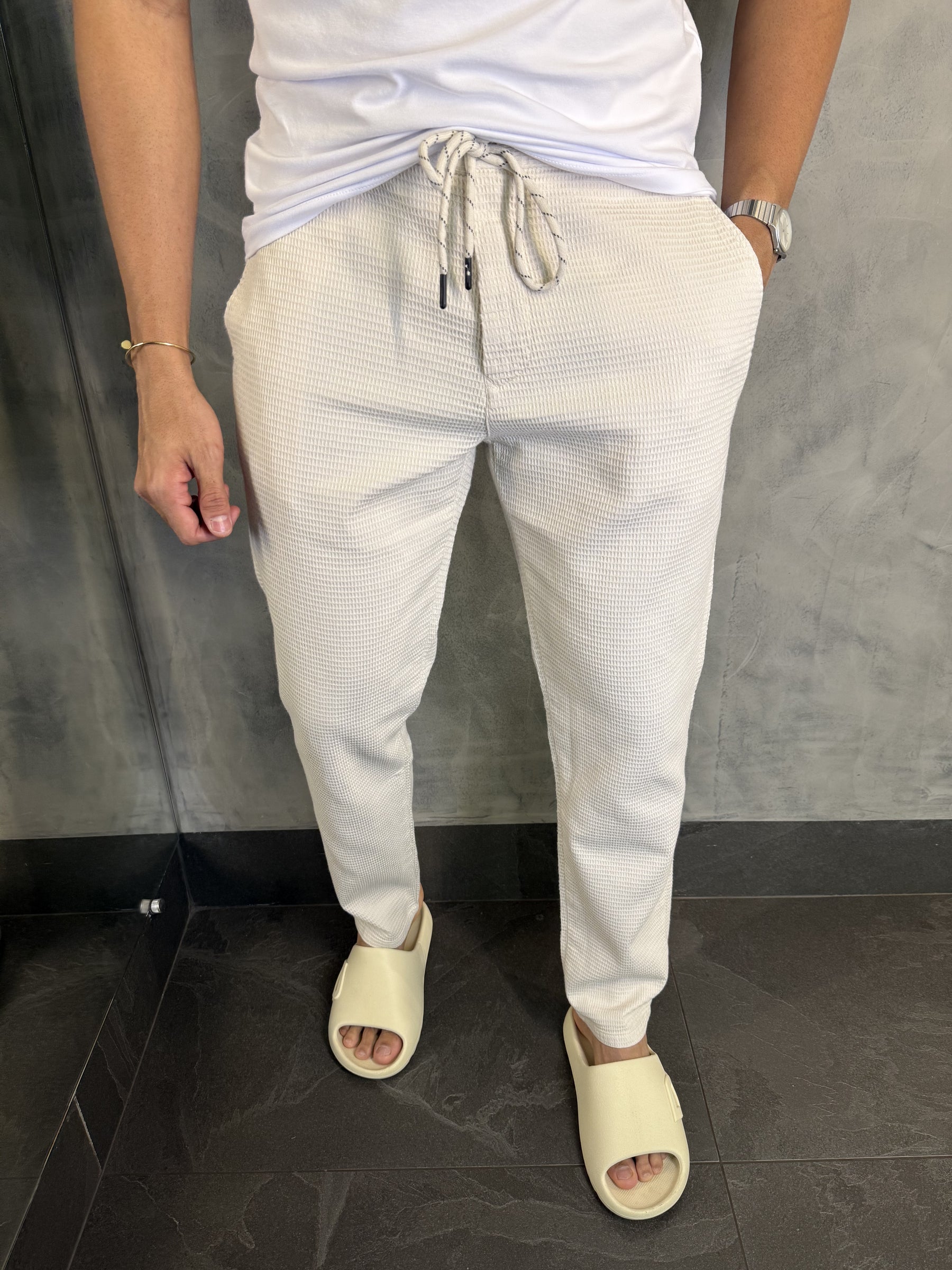 CALÇA SLIM TEXTURIZADA BAREZY