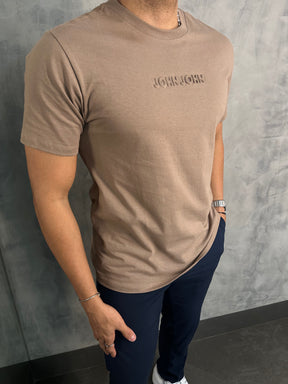 T SHIRT RG EMBOSSED TAUPE JOHN JOHN MARROM