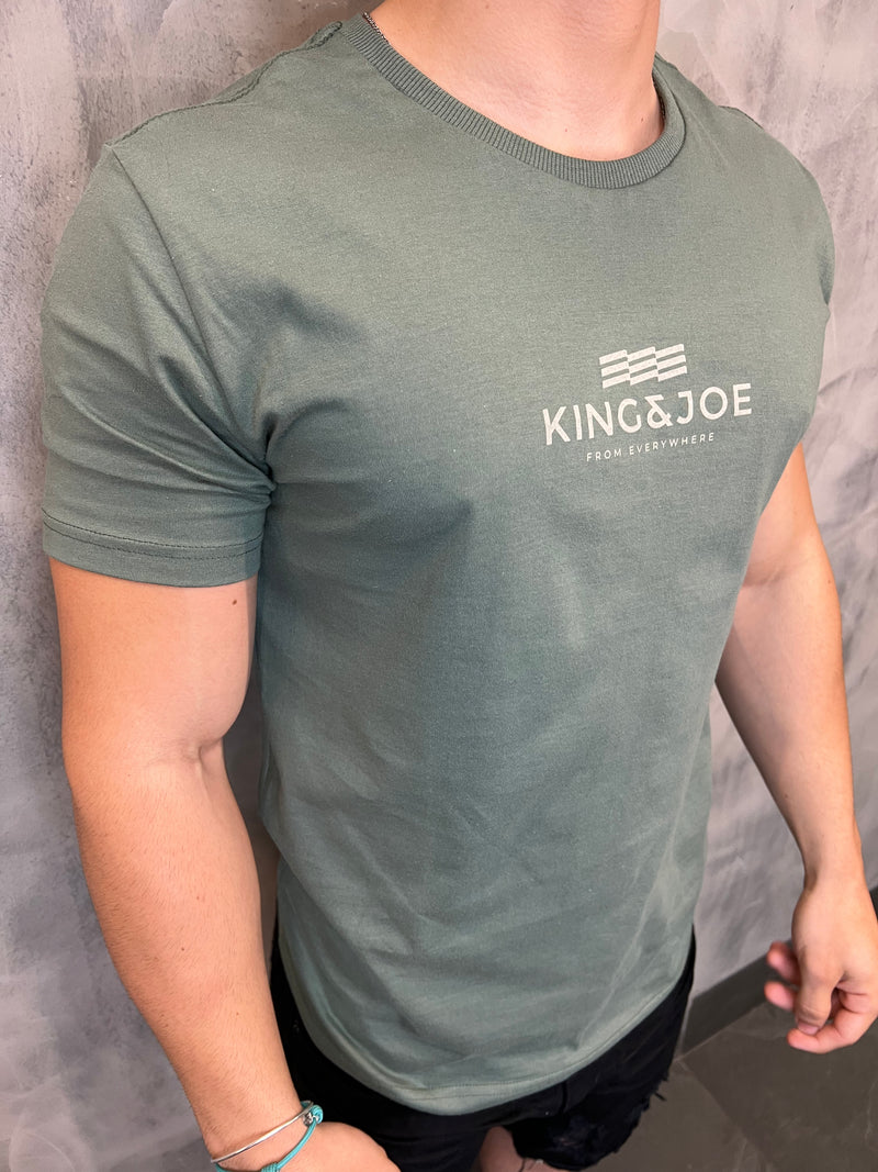 CAMISETA ESTAMPADA MANGA CURTA VERDE MILITAR KINGEJOE