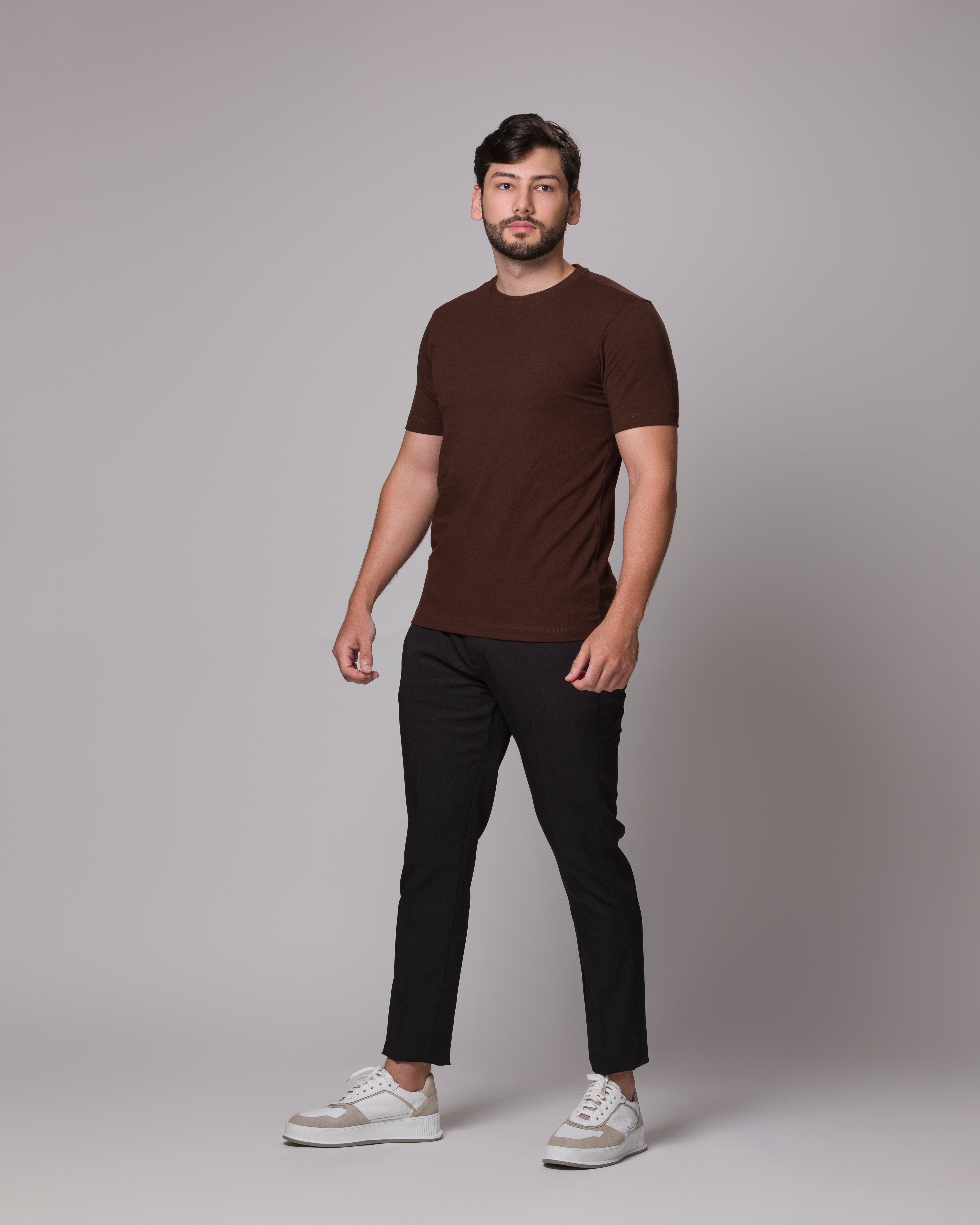 CAMISETA SLIM FIT PONTO H MARROM